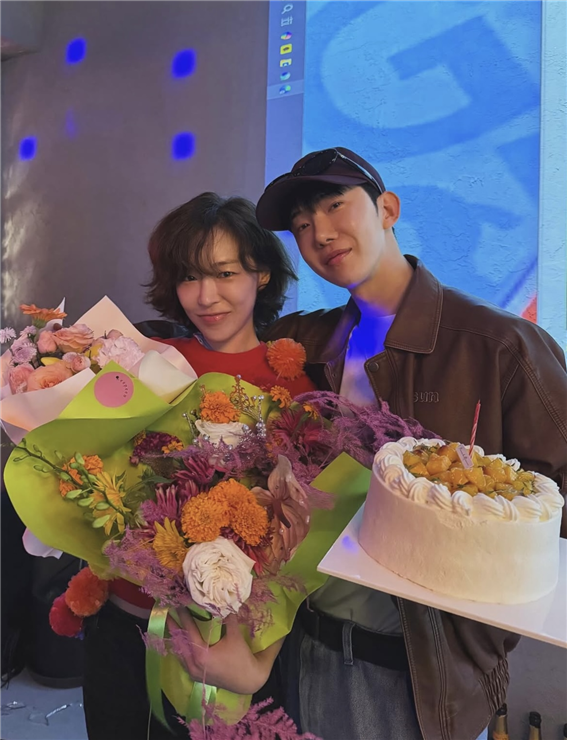 ‘아담부부’ 가인♥조권, 추억의 ‘우리 사랑하게 됐어요’ 2025버전 발매 확정